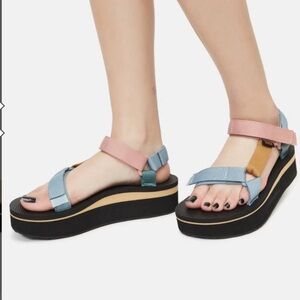 Teva Light Multi colored Flatform Universal Sandals size 10